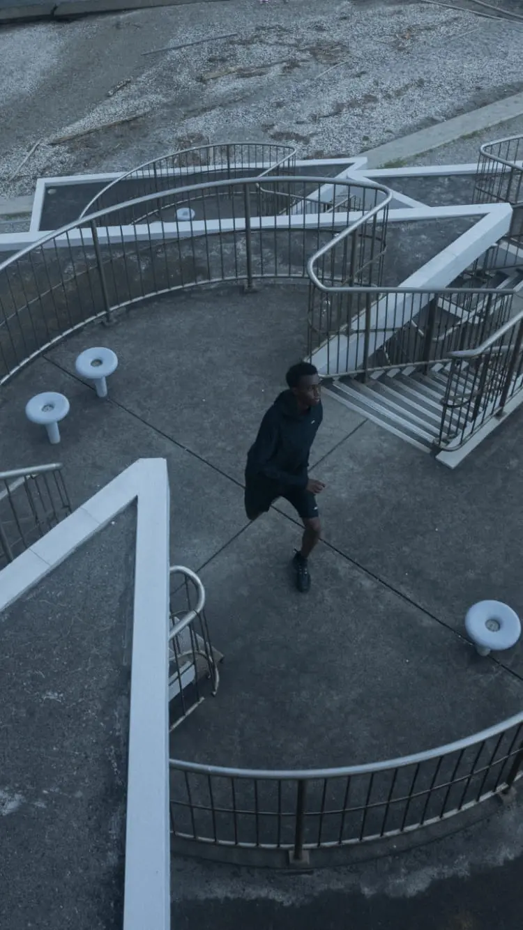 COLOR YOUR LIFE WITH FASHION & SPORT