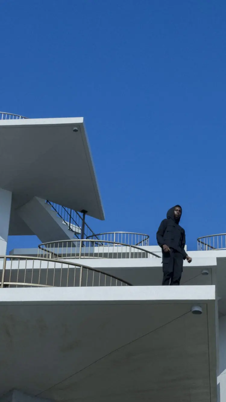 COLOR YOUR LIFE WITH FASHION & SPORT